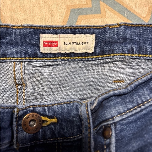 Wrangler Slim Straight Jeans - Picture 5 of 5